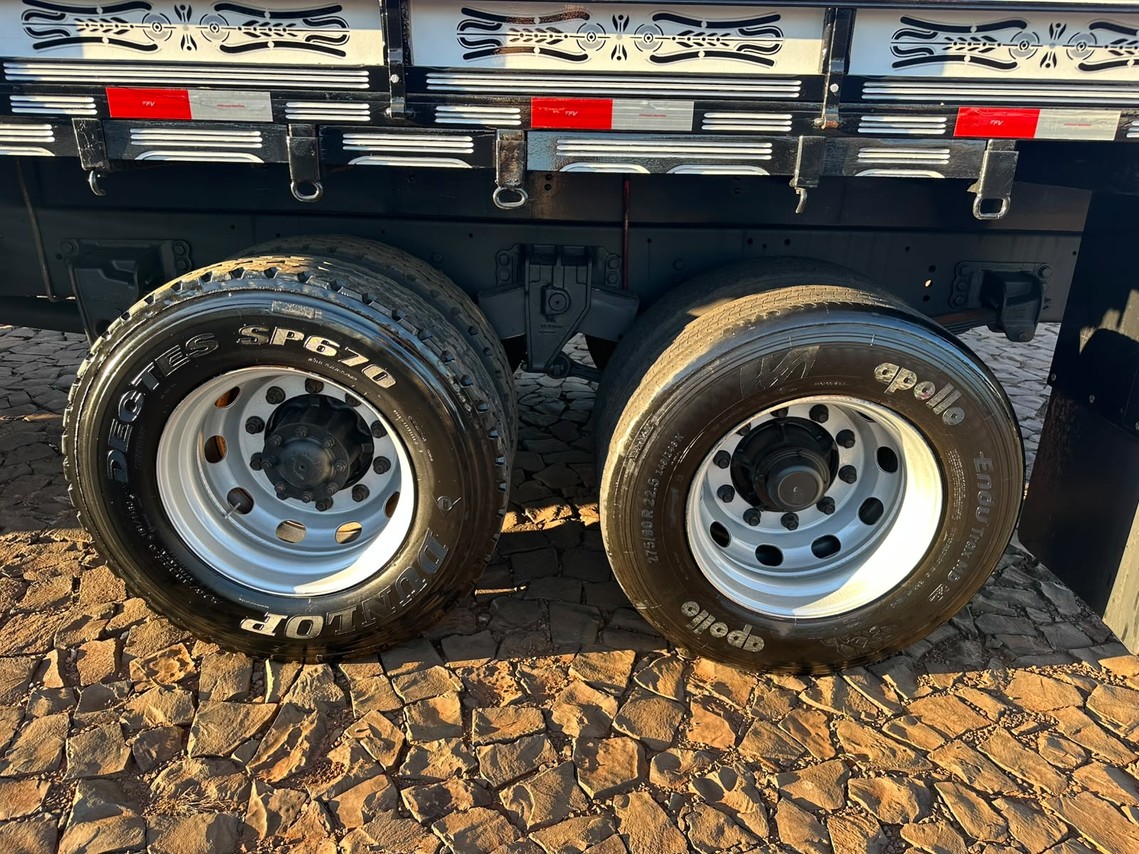 Volkswagen 24-250 E Constellation 3-Eixos - 10/10 12