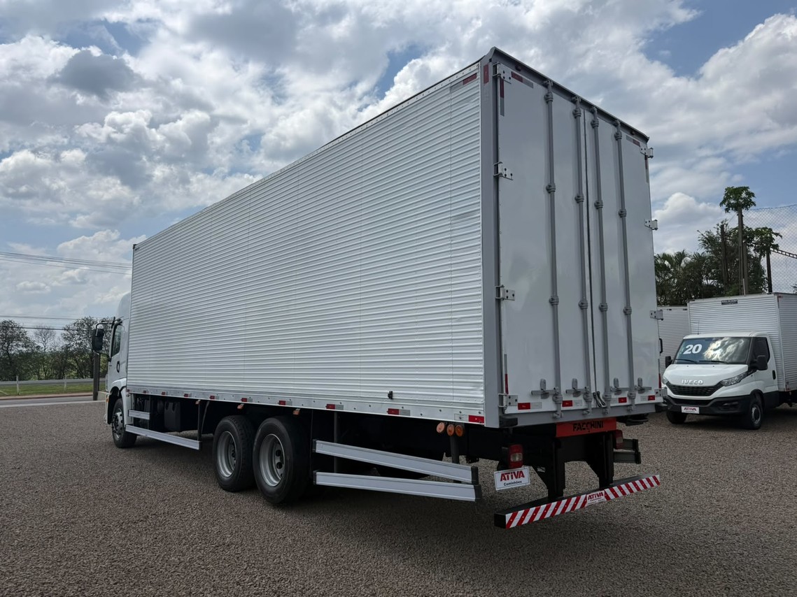 Volkswagen 24-280 E Constellation 6x2 - 21/22 5