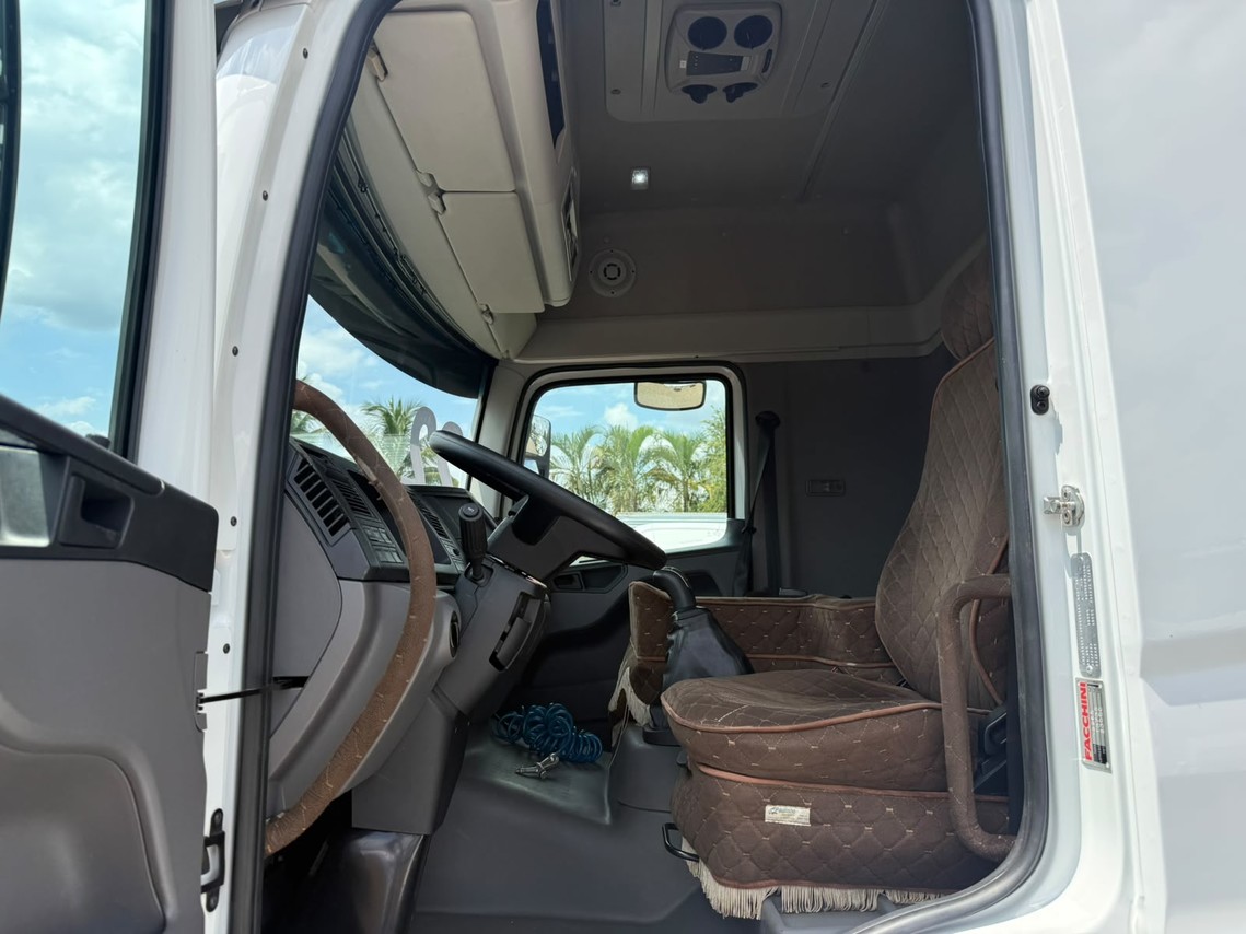 Volkswagen 24-280 E Constellation 6x2 - 21/22 7