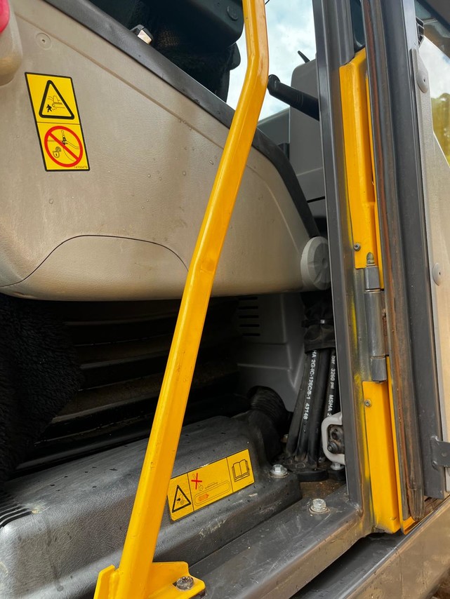 Volvo EC220D - 18/18 2