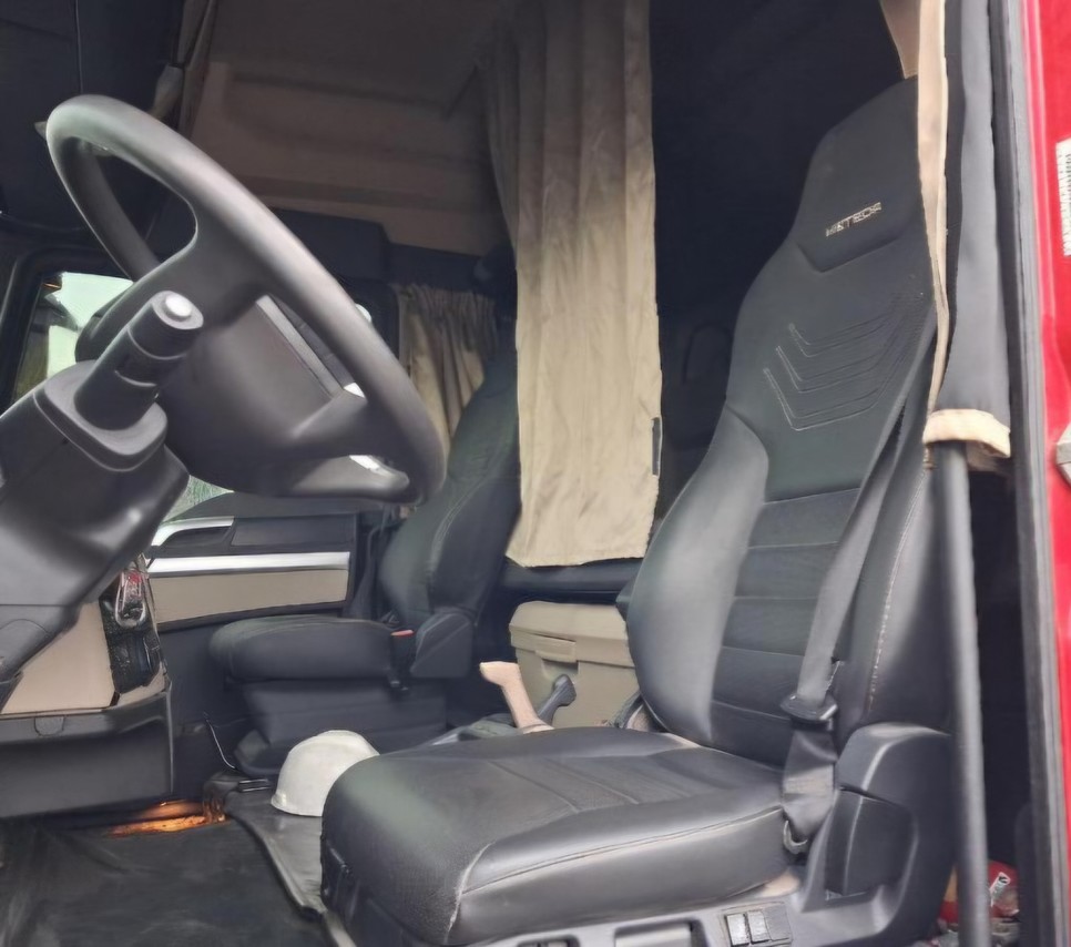 Volkswagen 28-460 6x2 Meteor - 26/26 4
