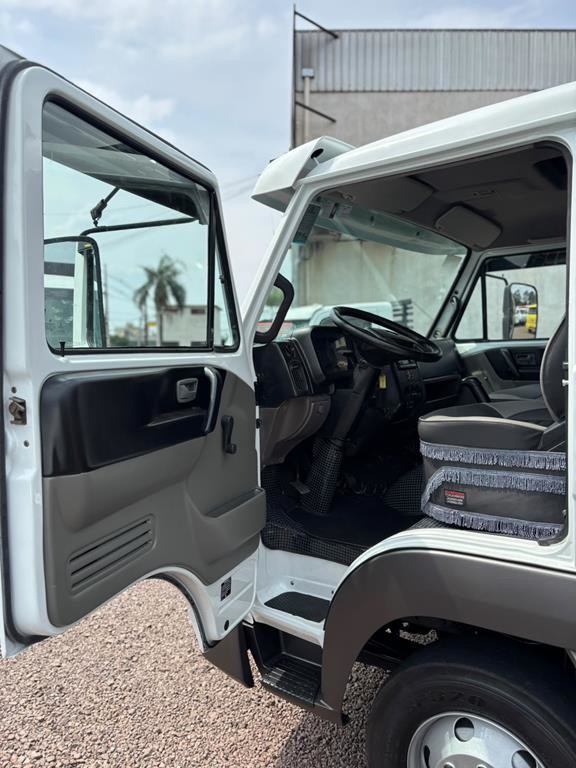 Volkswagen 10-160 6x2 E Delivery Plus - 17/18 8