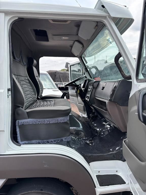 Volkswagen 10-160 6x2 E Delivery Plus - 17/18 10