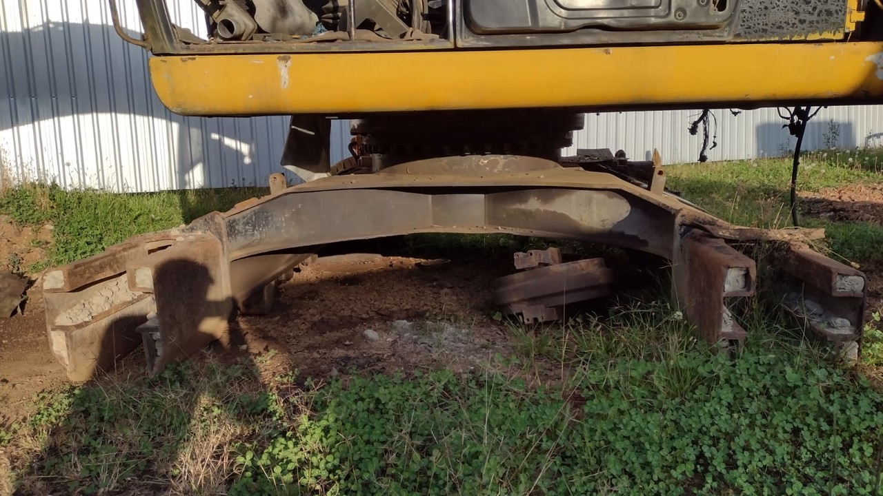 Caterpillar 320D - 09/09 8