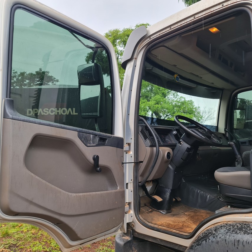 Volkswagen 24-280 E Constellation 6x2 - 13/14 2