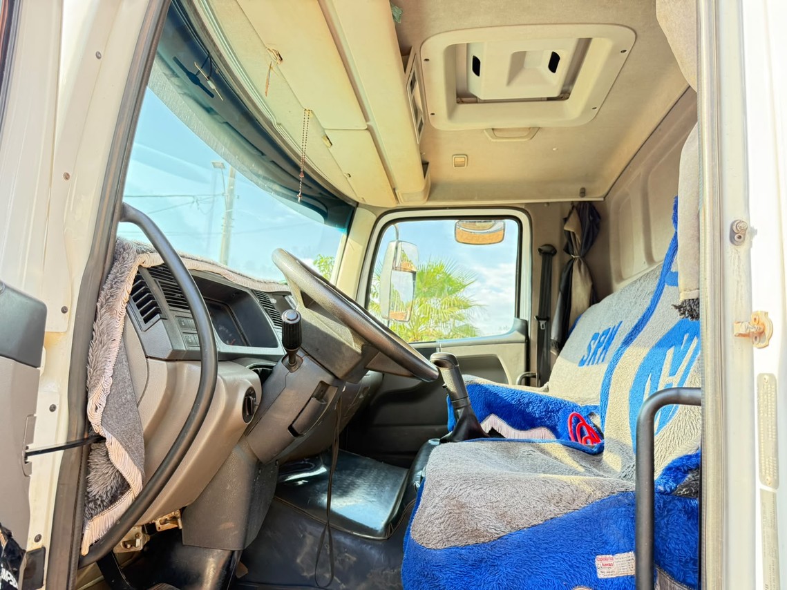 Volkswagen 24-280 E Constellation 6x2 - 14/14 11