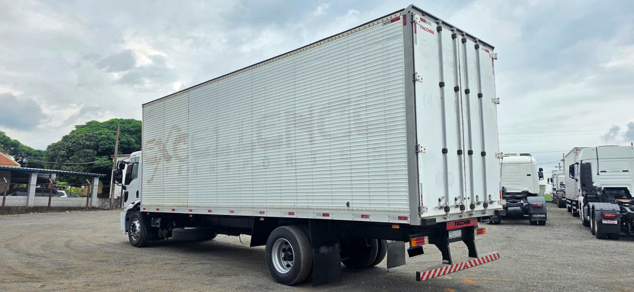 Ford Cargo 1519 - 12/13 8