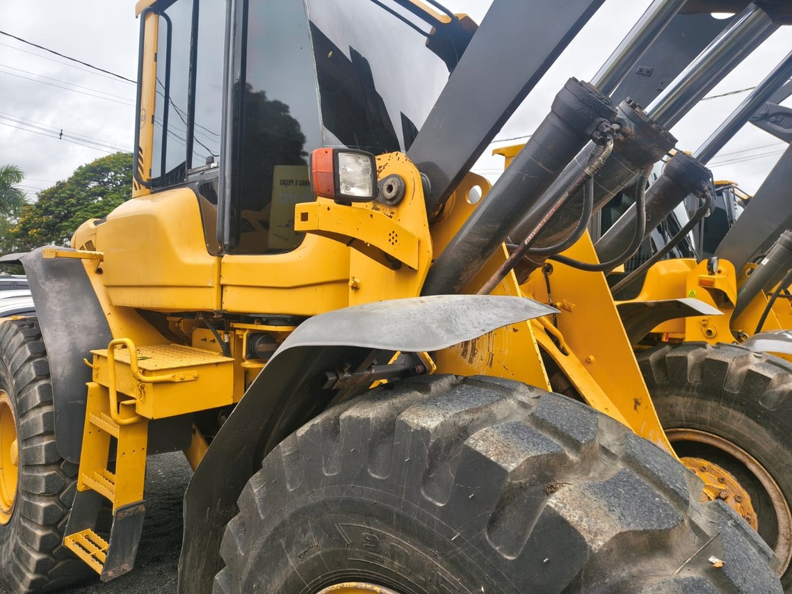 Volvo L90F - 17/17 8