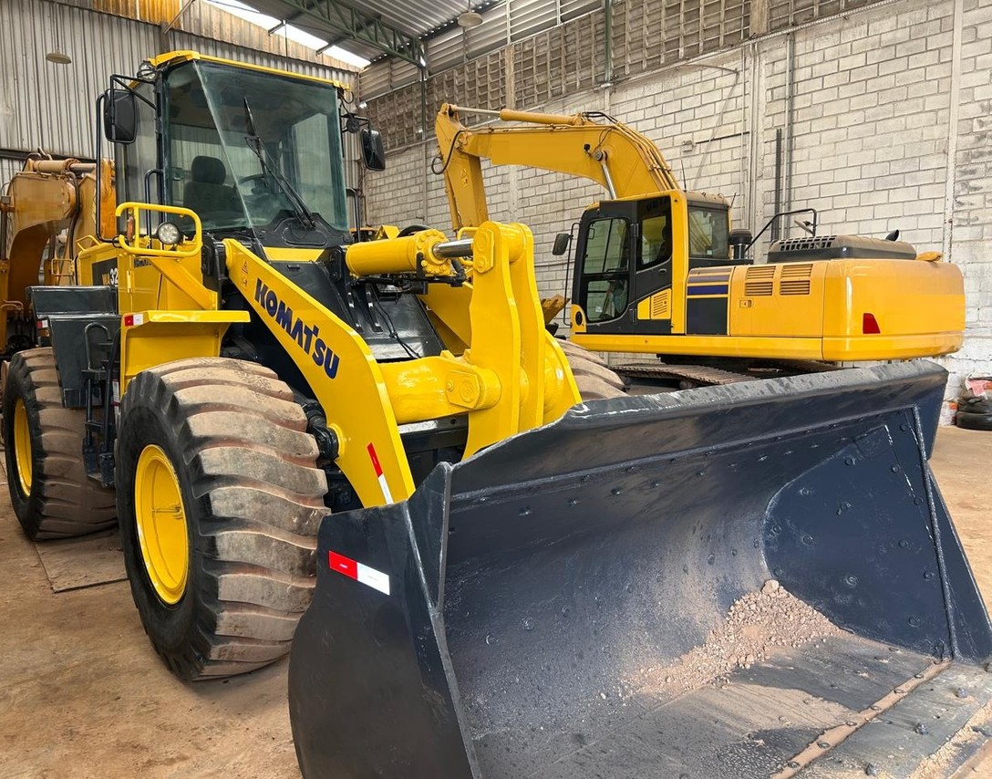 Komatsu  WA320 - 22/22 3