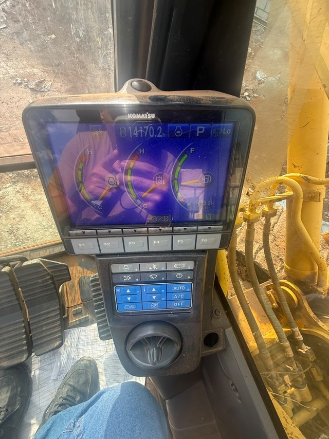 Komatsu PC200 - 18/18 2