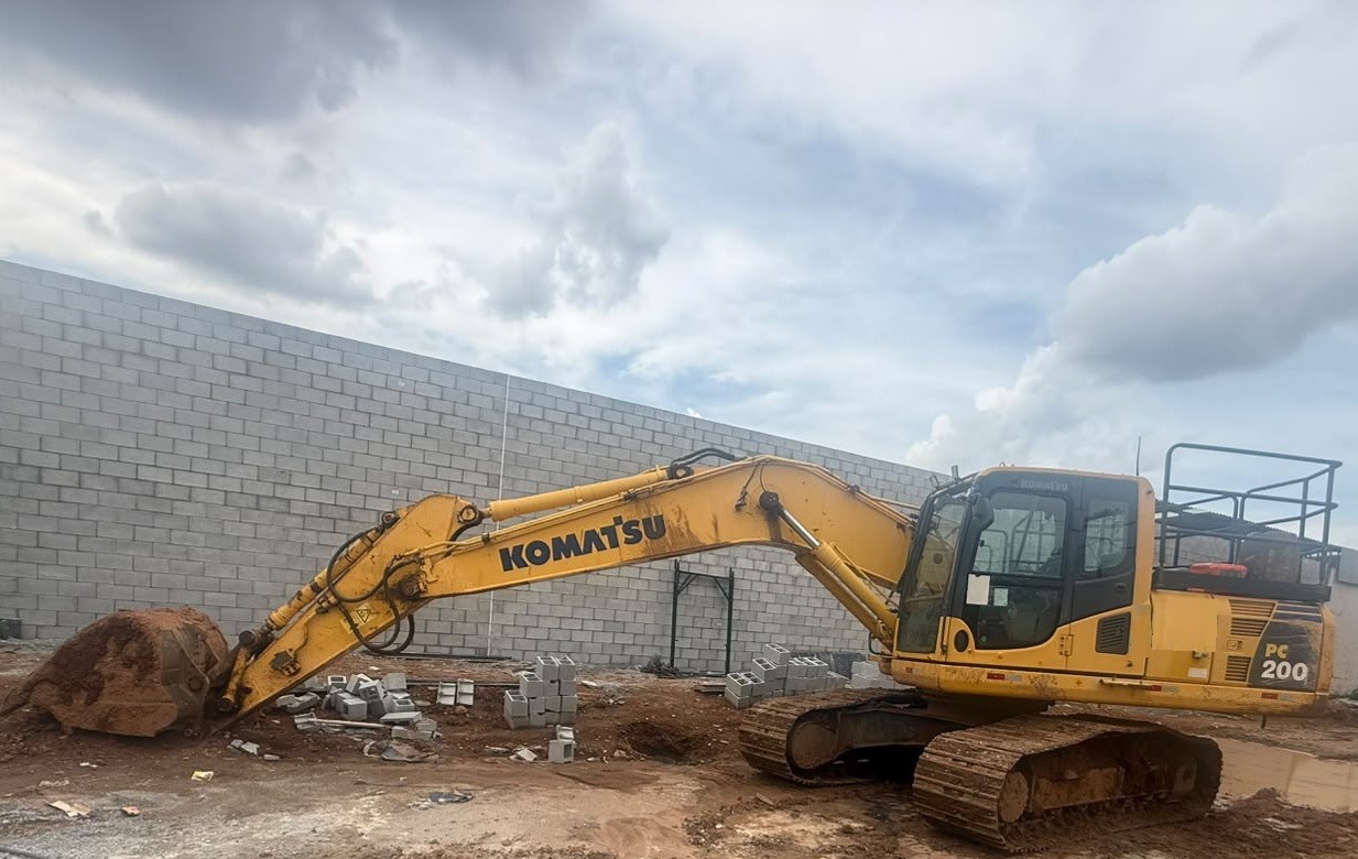 Komatsu PC200 - 18/18 10