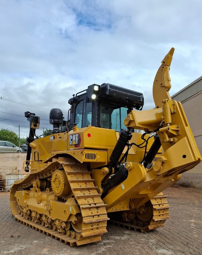 Caterpillar D8T - 24/24 4