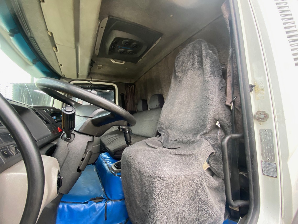 Volkswagen 24-250 E Constellation 3-Eixos - 09/10 11