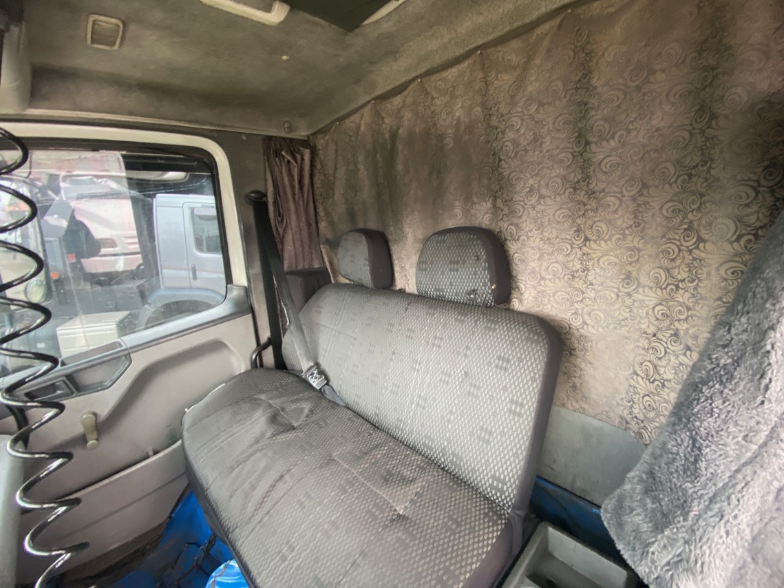 Volkswagen 24-250 E Constellation 3-Eixos - 09/10 12