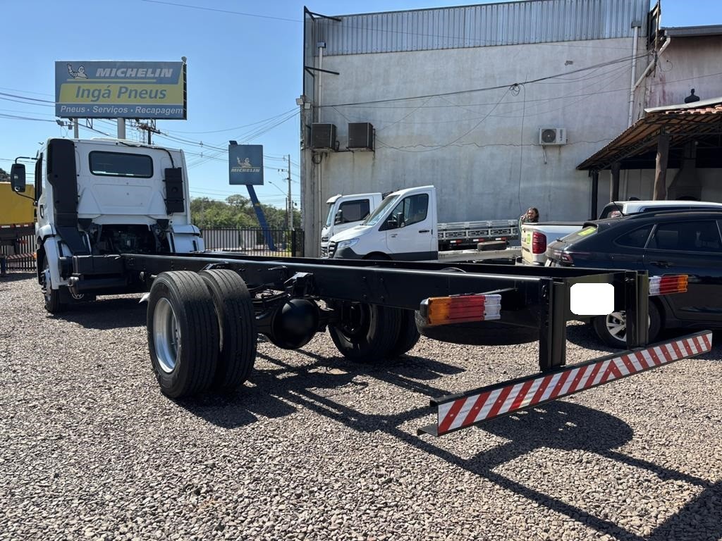 Volkswagen 15-180 E Constellation - 08/09 6