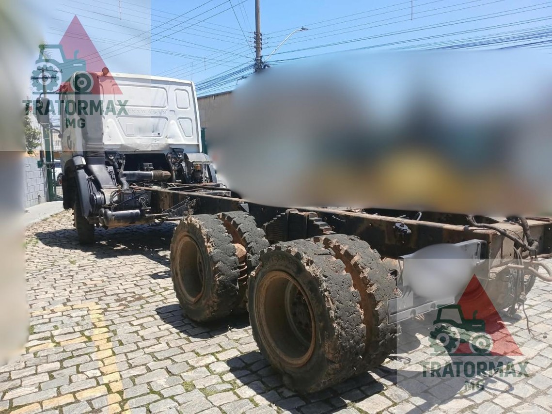 Volkswagen 31-330 E Constellation 6x4 - 21/22 4