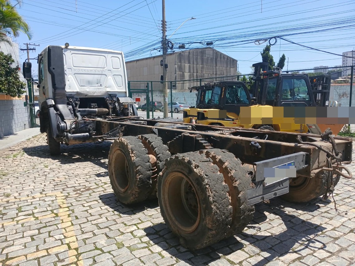 Volkswagen 31-330 E Constellation 6x4 - 21/22 2