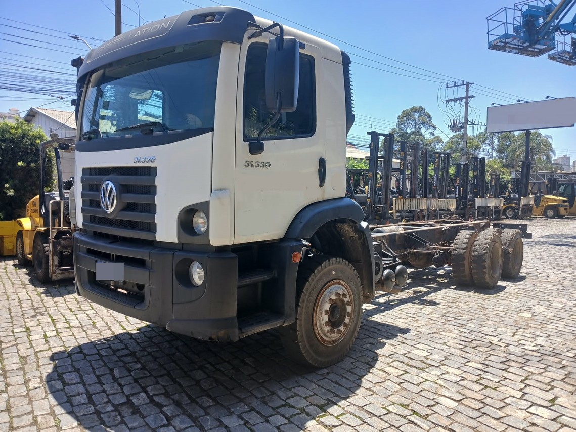 Volkswagen 31-330 E Constellation 6x4 - 21/22 4