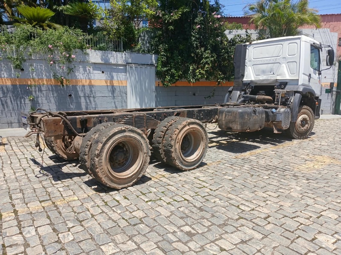 Volkswagen 31-330 E Constellation 6x4 - 21/22 5