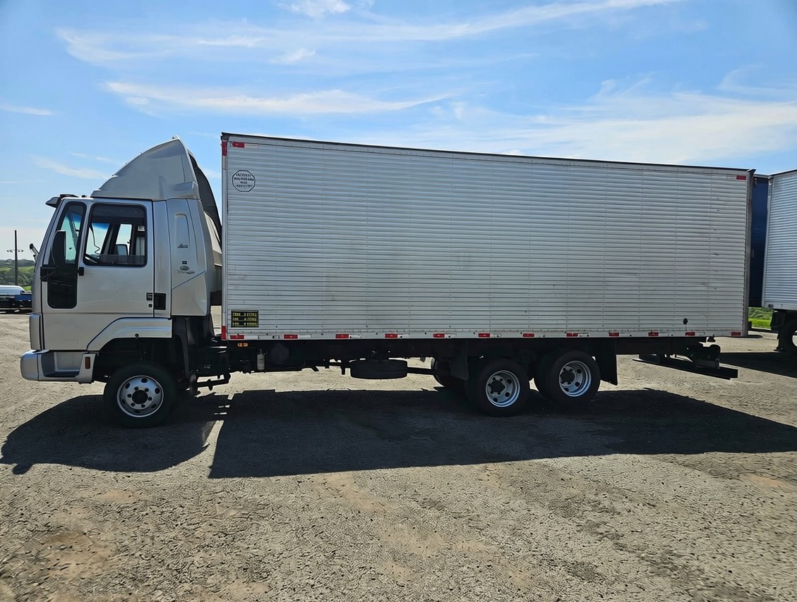 Ford Cargo815 - 08/09 3