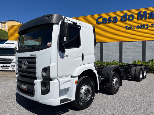 Caminhão Bitruck
