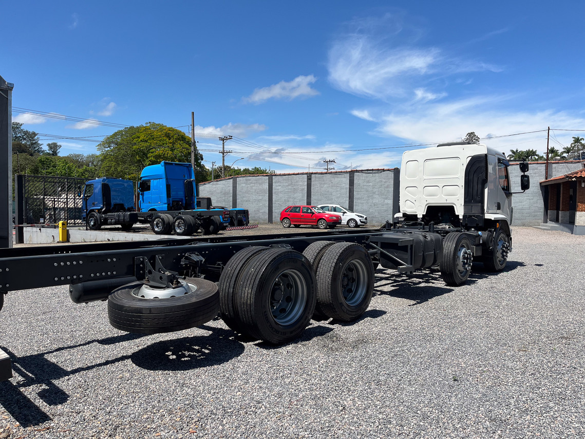 Volvo VM330 - 24/24 5