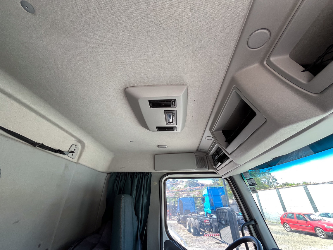 Volvo VM330 - 24/24 8