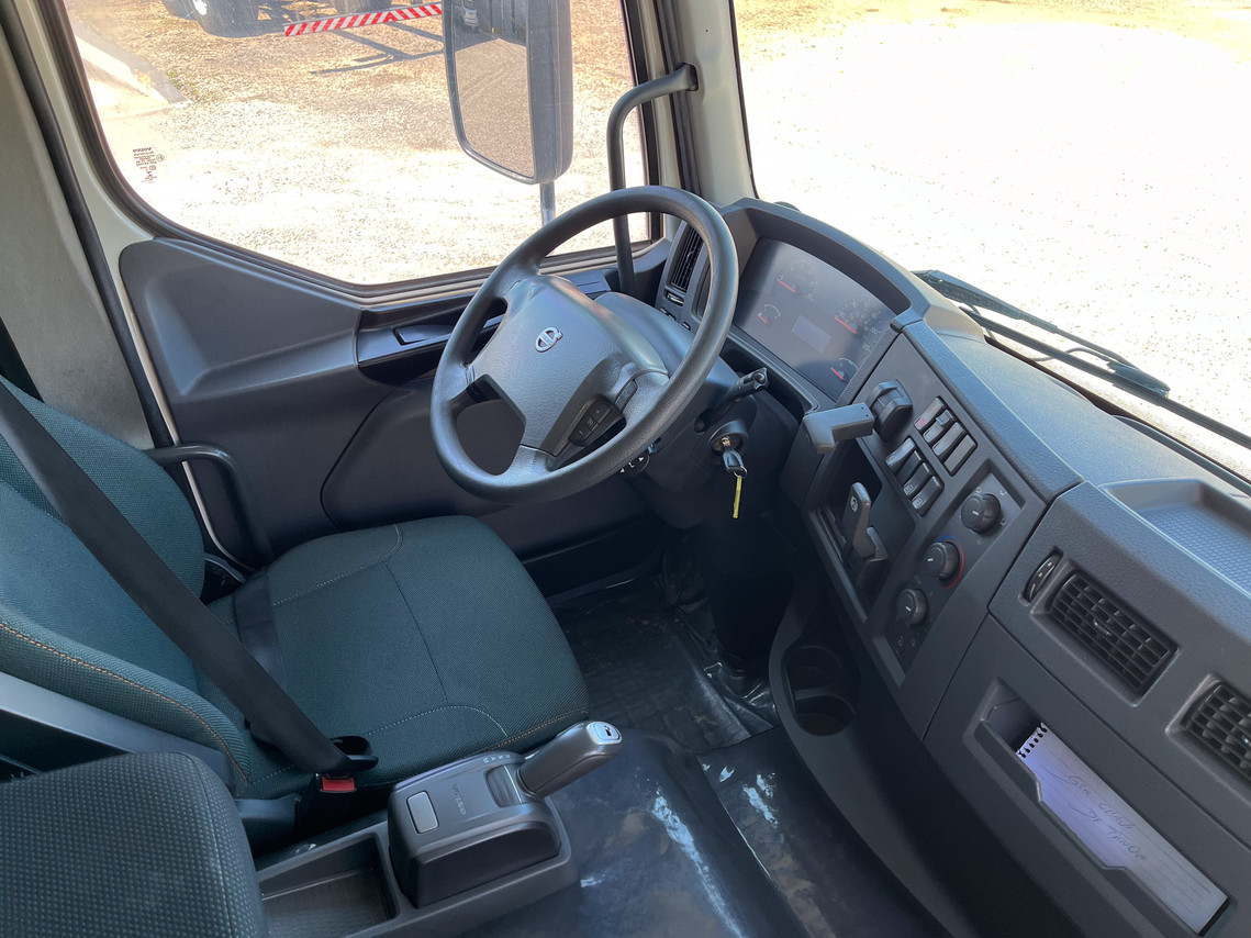 Volvo VM330 - 24/24 10