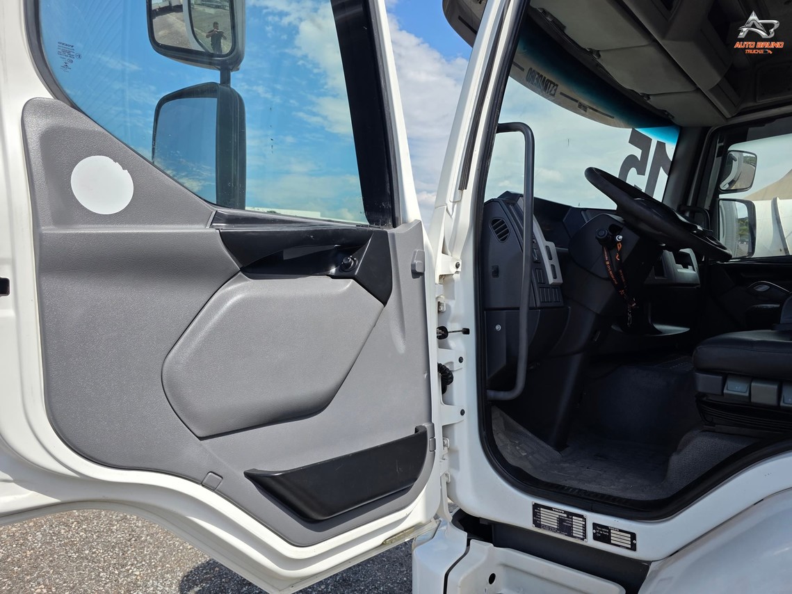 Volvo VM 270 - 14/15 17
