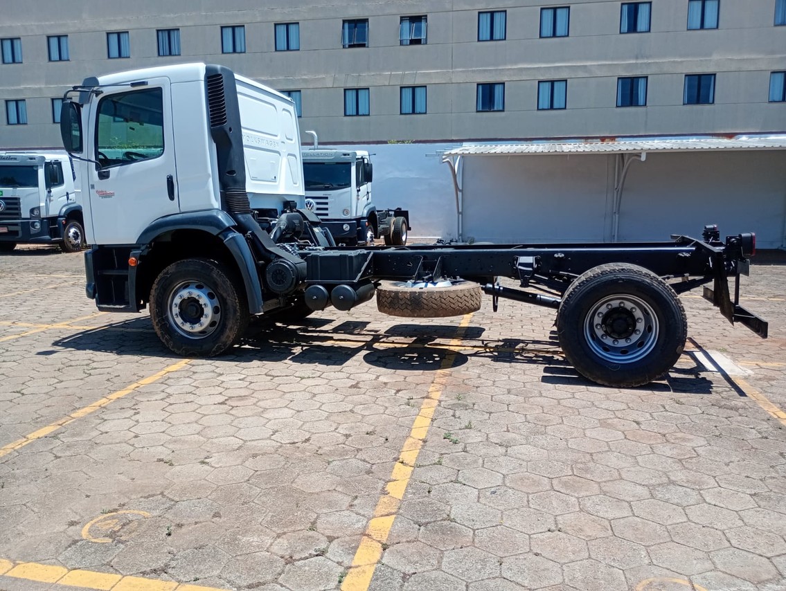 Volkswagen 17-260 Constellation Robust - 21/22 10