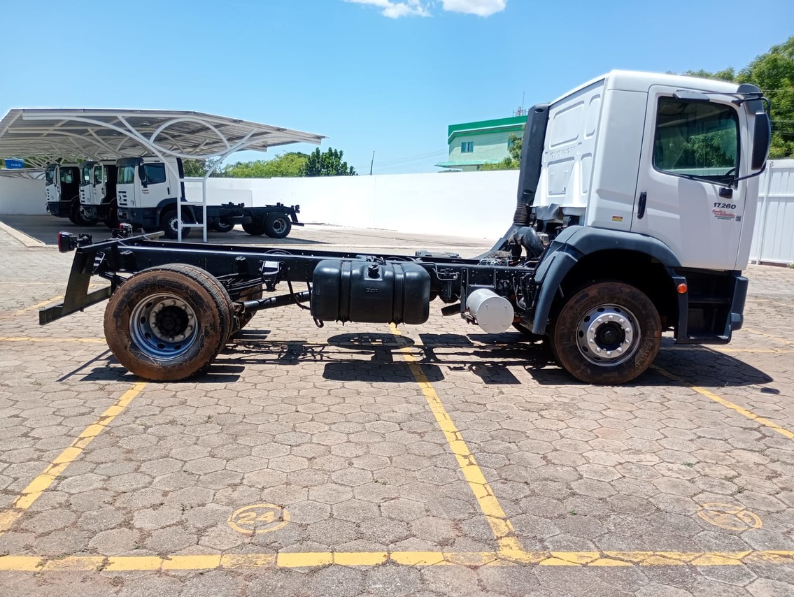 Volkswagen 17-260 Constellation Robust - 21/22 8