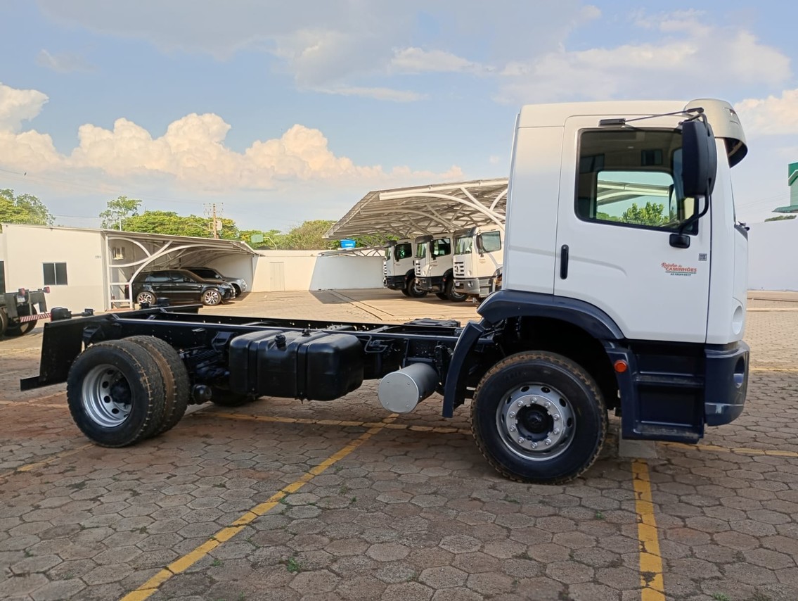 Volkswagen 17-260 Constellation Robust - 21/22 17