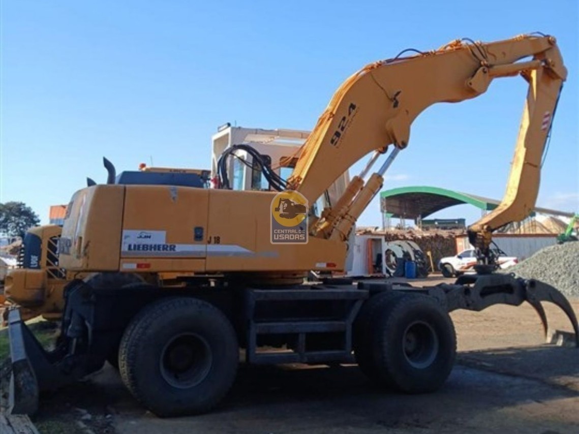 Liebherr Escavadeira - 03/03 3