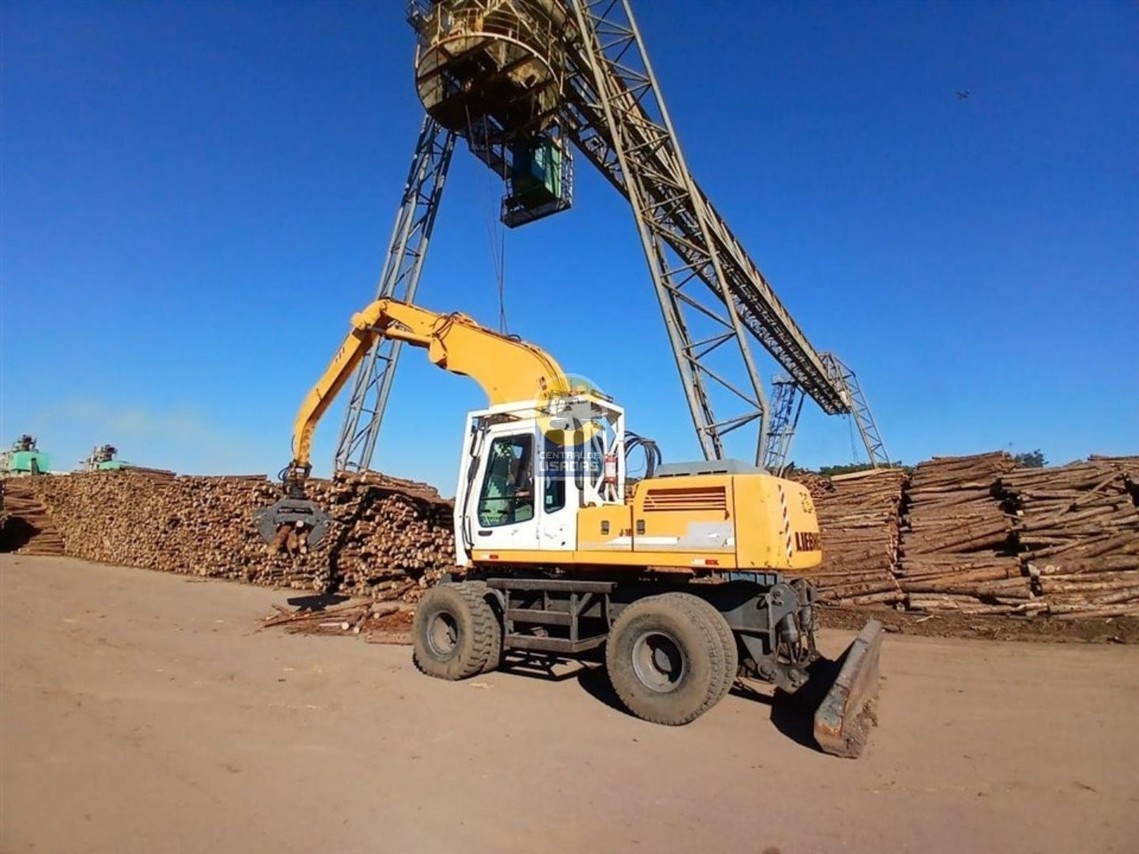 Liebherr Escavadeira - 03/03 4