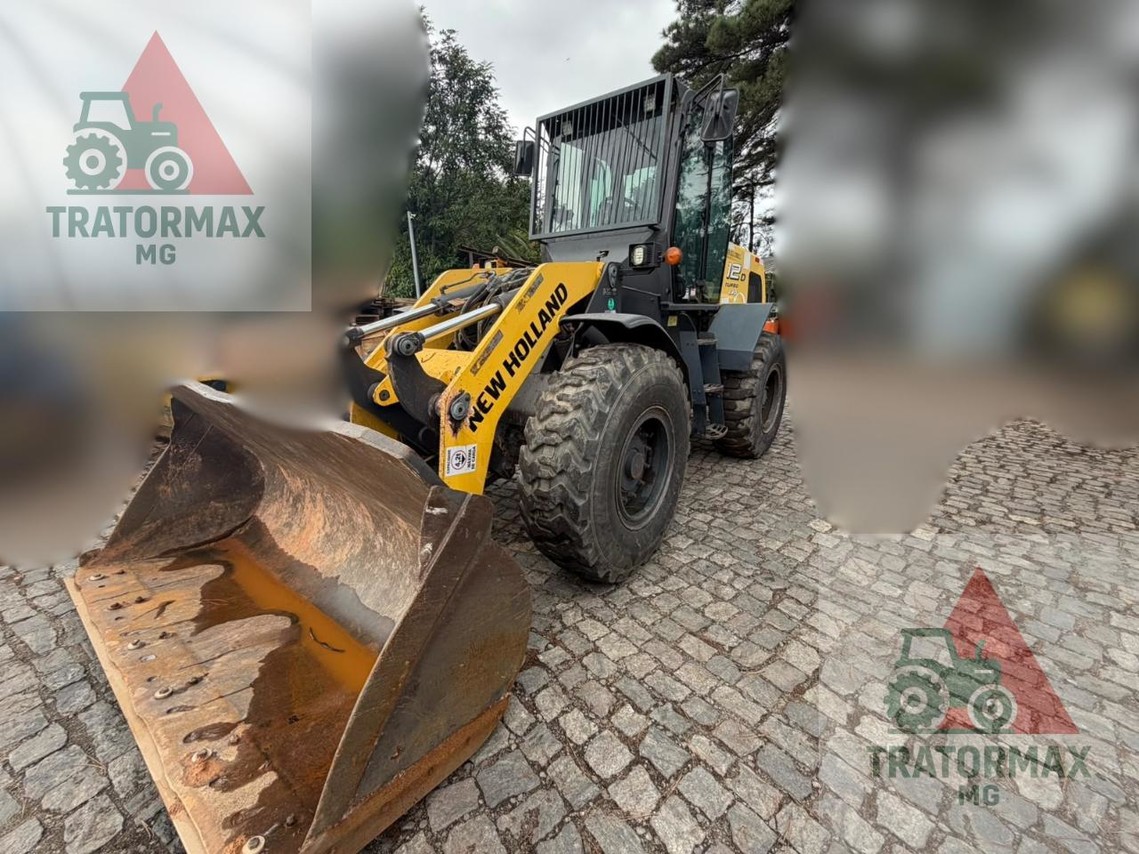 New Holland 12D - 18/18 4