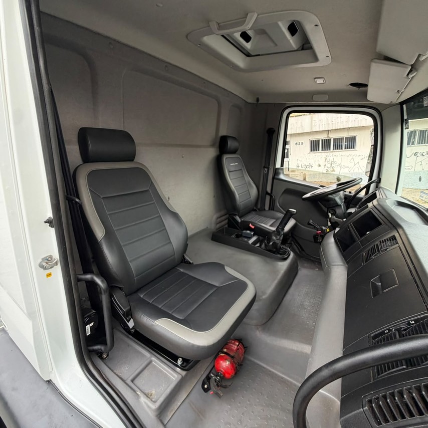 Volkswagen 24-260 Constellation 6x2 - 22/23 16