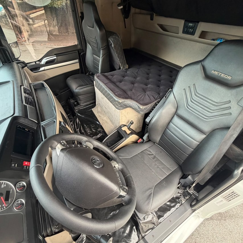 Volkswagen 29-520 6x4 Meteor - 22/23 12