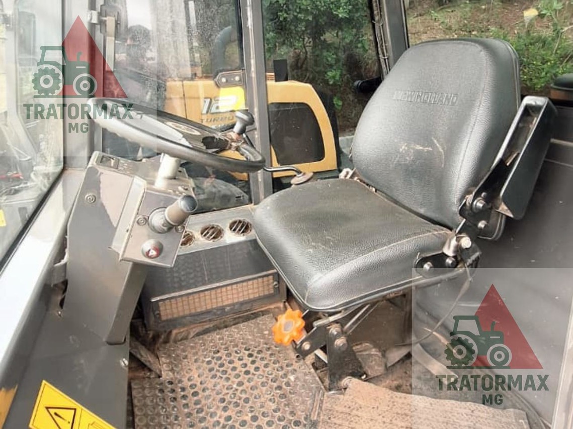 New Holland 12D - 22/22 5