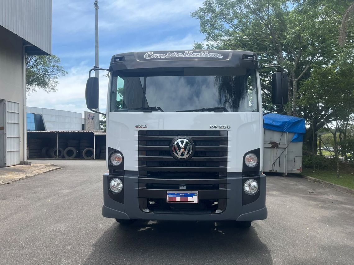 Volkswagen 24-250 E Constellation 3-Eixos - 11/11 3