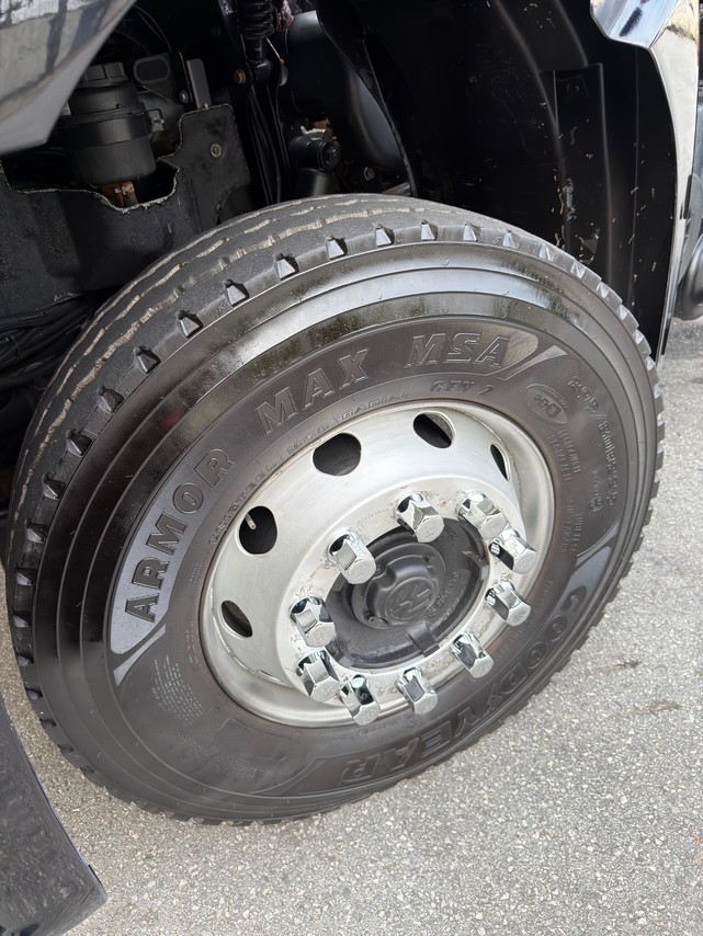 Volkswagen 31-330 E Constellation 6x4 - 21/22 12