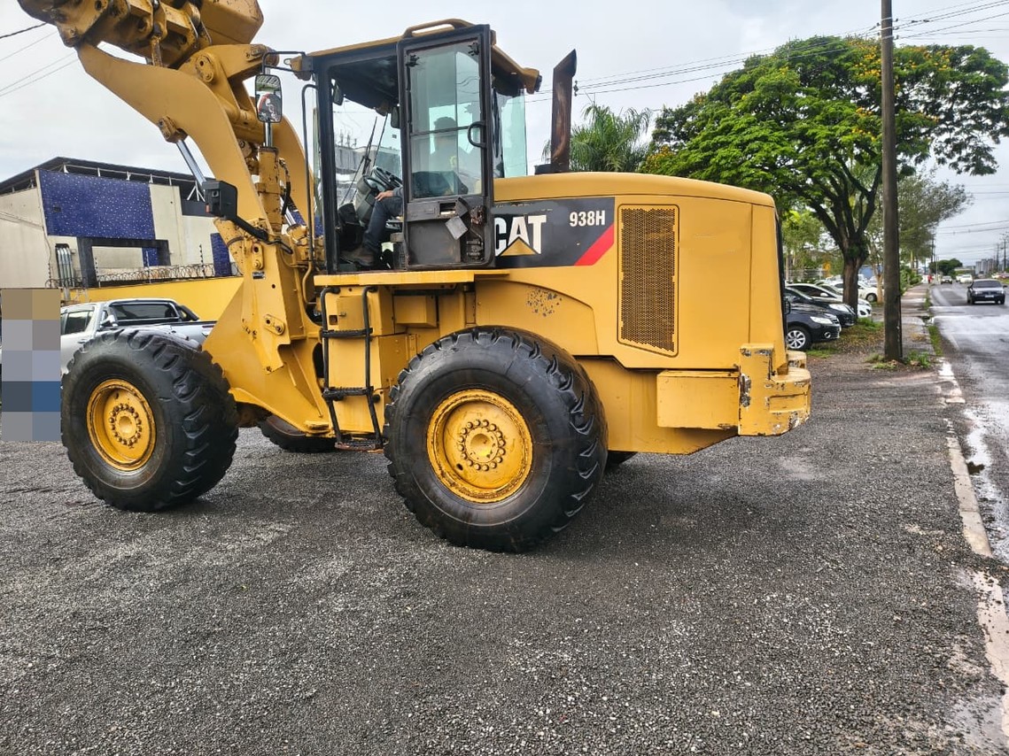 Caterpillar 938H - 09/09 4