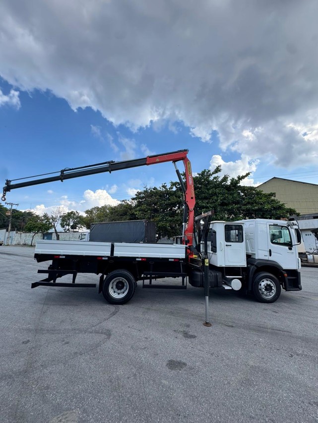 Volkswagen 17-230 E Constellation (DIESEL)(E5) - 17/18 6