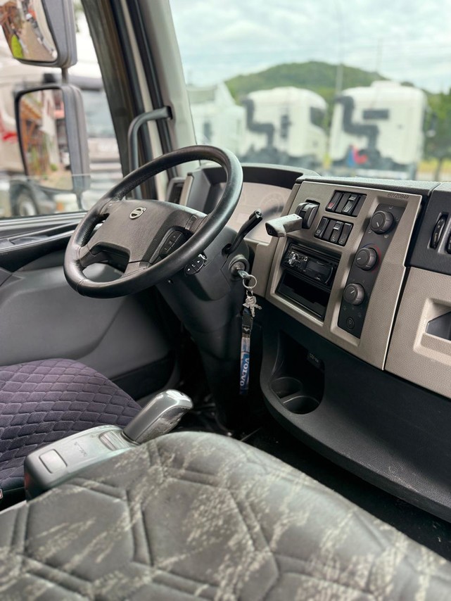 Volvo VM330 - 15/15 10