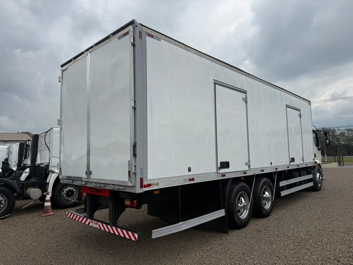 Volvo VM 270 - 17/17 2