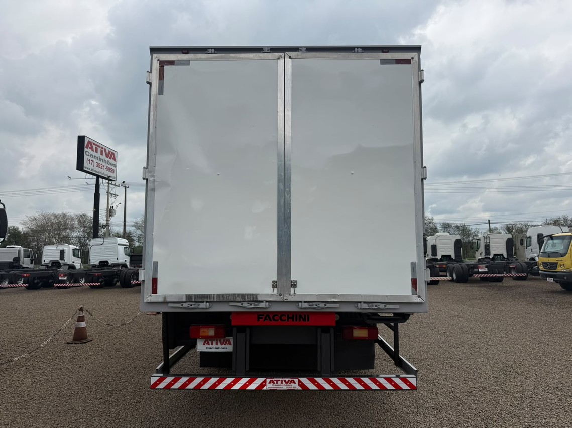 Volvo VM 270 - 17/17 3
