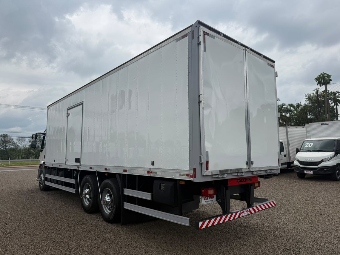 Volvo VM 270 - 17/17 5