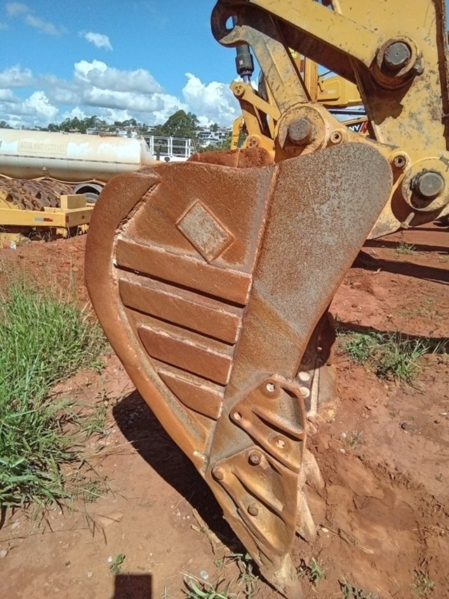 Caterpillar  320 - 19/19 9