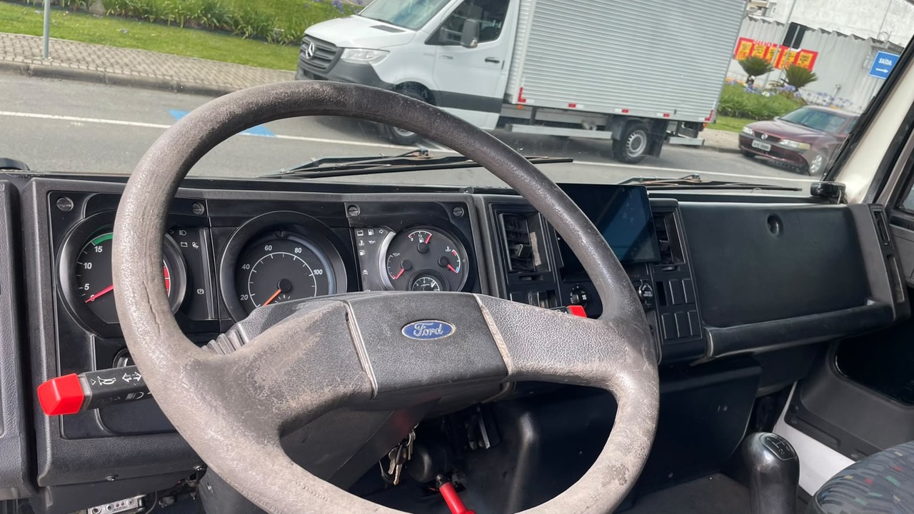 Ford Cargo712 - 10/10 2